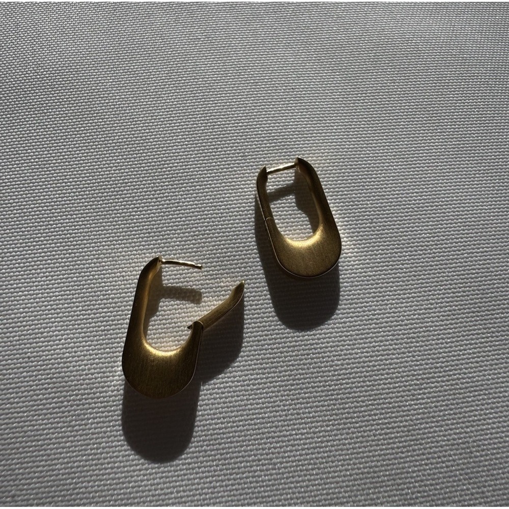 NEW! Dean Davidson Crosby Huggie Hoop Earrings Signature Brushed Gold $130 - Picture 10 of 10